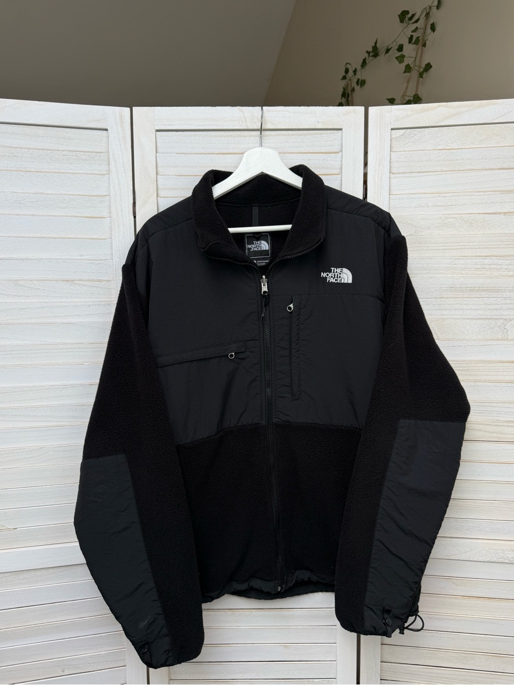 The North Face Black Fleece Full Zip Jacket – Men’s Size L